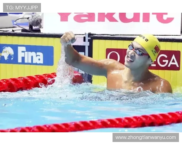 刷到徐嘉余训练后吃盒饭，手腕那块表把我穷哭了